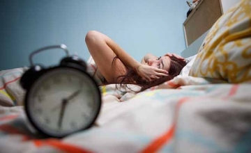 Αϋπνία: Η μέθοδος 4-7-8 για να κοιμηθείτε εύκολα